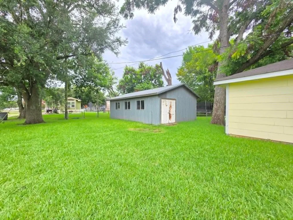 1420 Elm Avenue Bay City, TX 77414