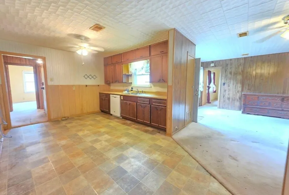 1420 Elm Avenue Bay City, TX 77414