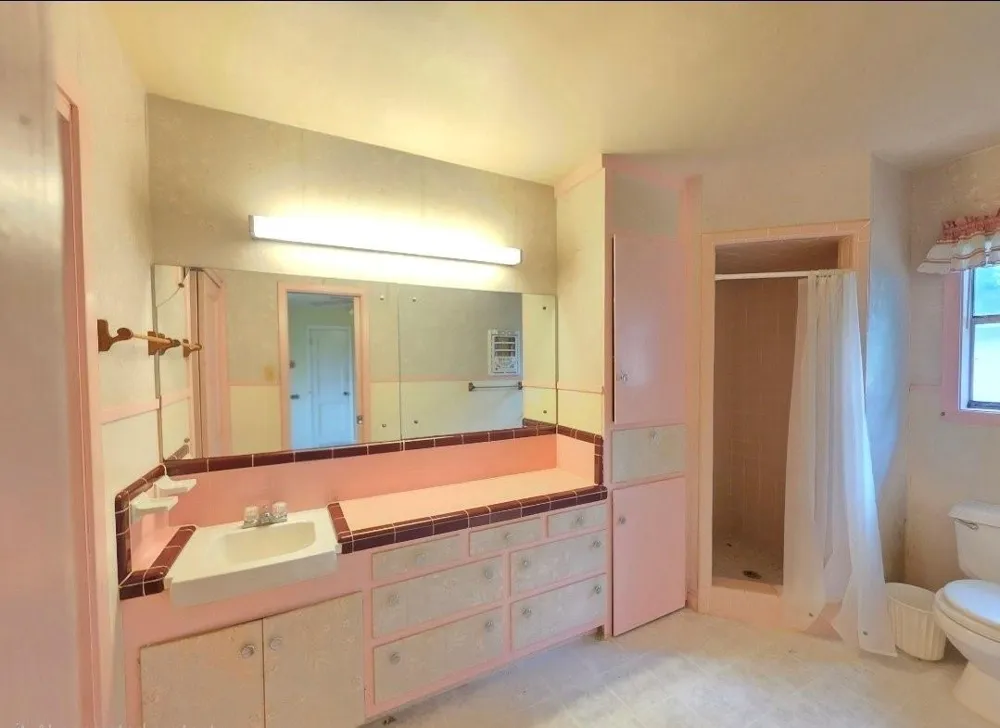 1420 Elm Avenue Bay City, TX 77414