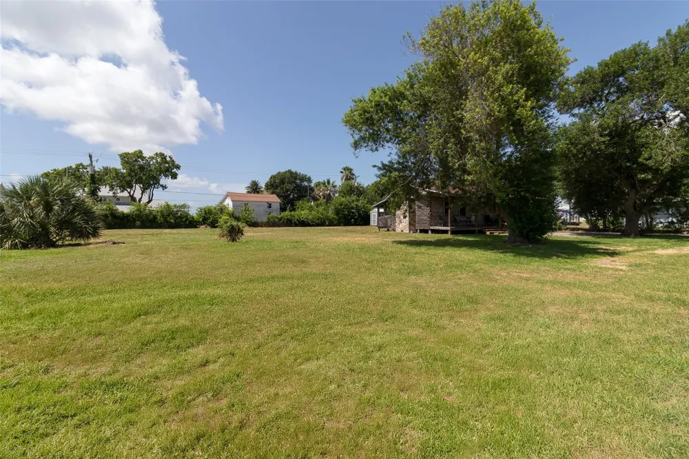 511 Commerce Street Palacios, TX 77465