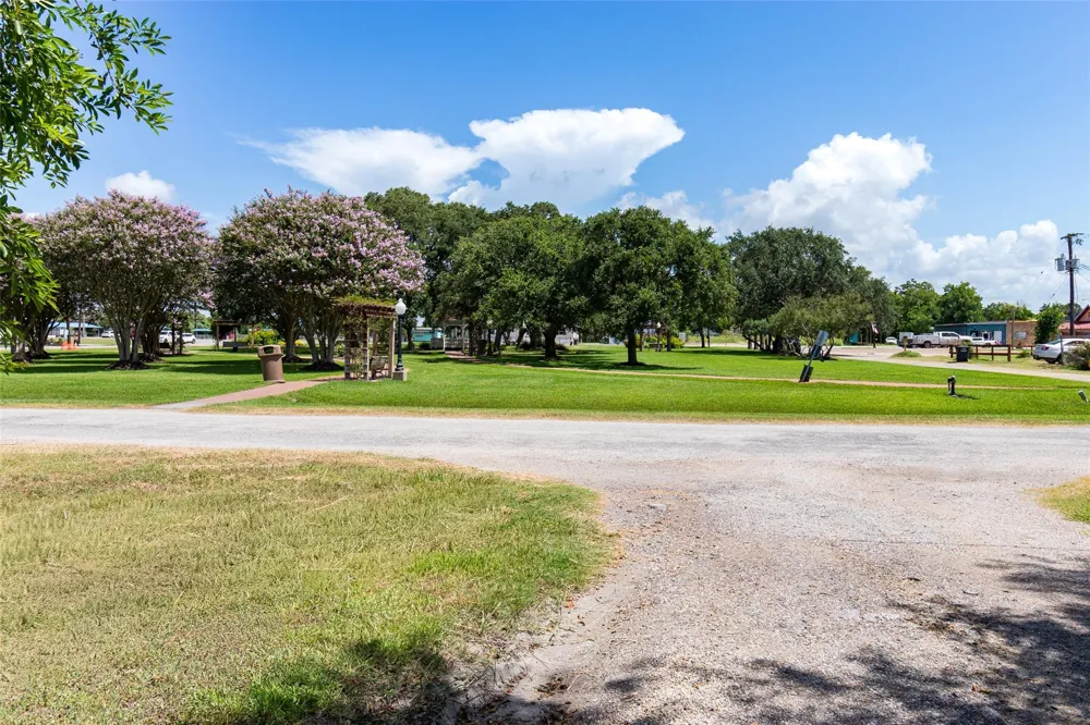 511 Commerce Street Palacios, TX 77465