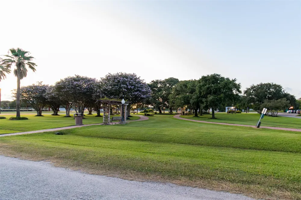 511 Commerce Street Palacios, TX 77465