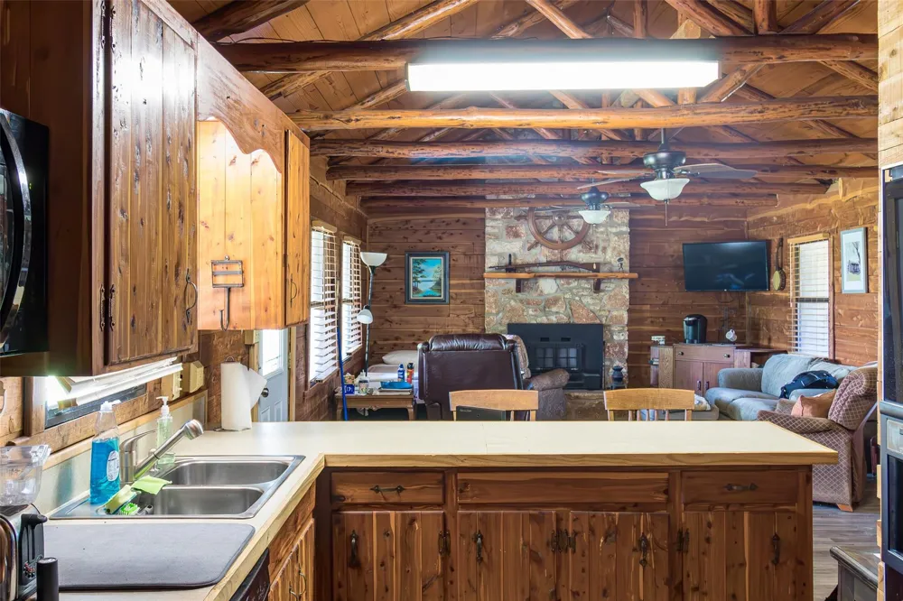 511 Commerce Street Palacios, TX 77465