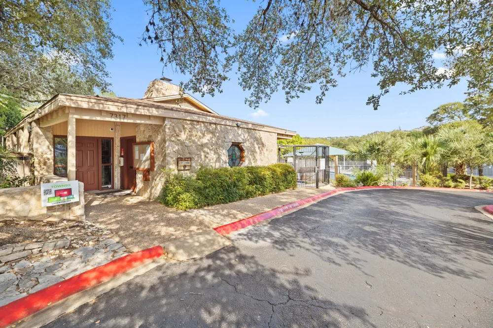 7211 Lakewood Drive #C111 Austin, TX 78750