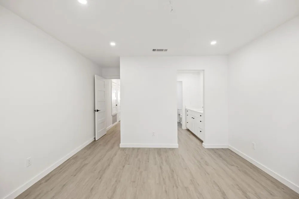 7211 Lakewood Drive #C111 Austin, TX 78750