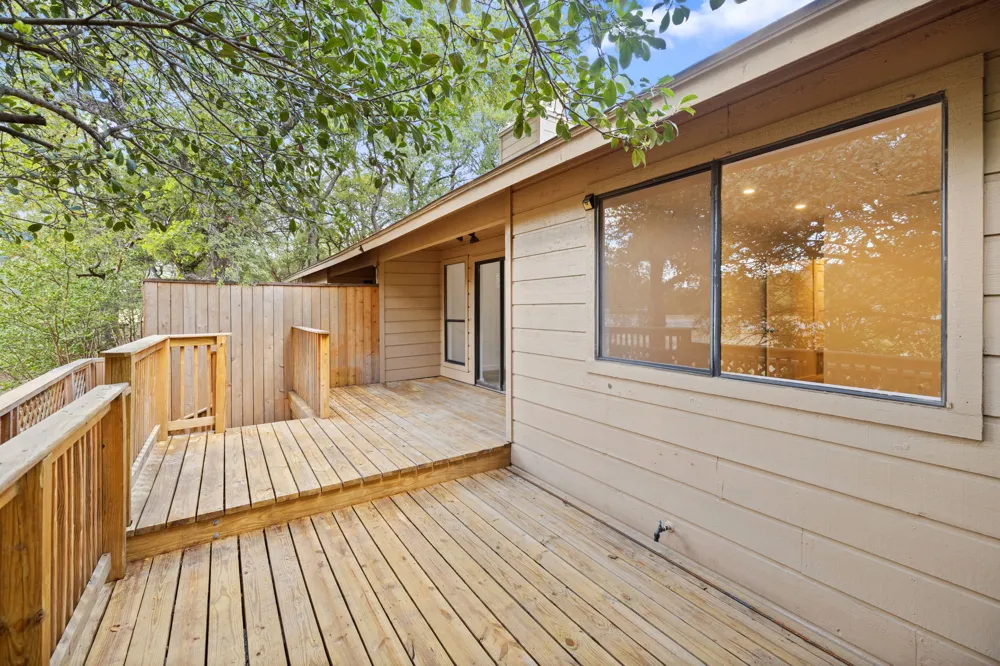 7211 Lakewood Drive #C111 Austin, TX 78750