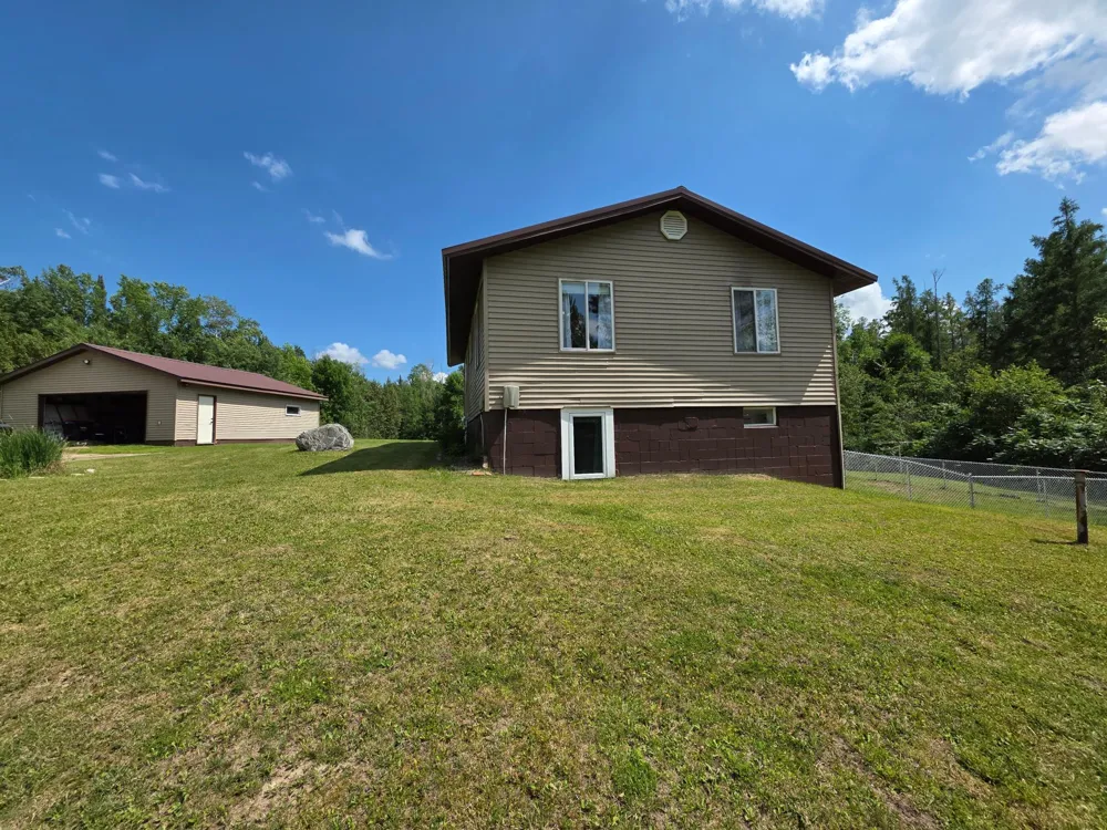 39859 County Road 63 Cohasset, MN 55721