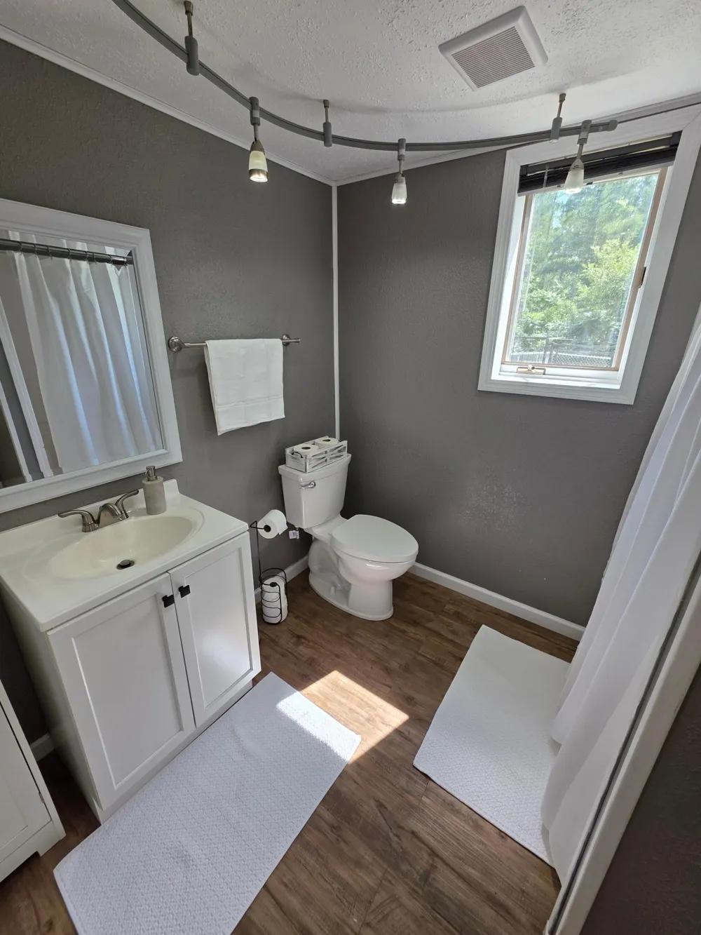 39859 County Road 63 Cohasset, MN 55721