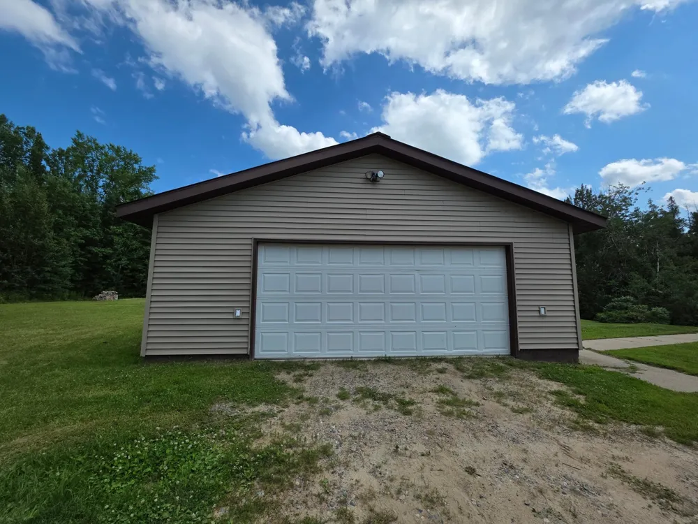 39859 County Road 63 Cohasset, MN 55721