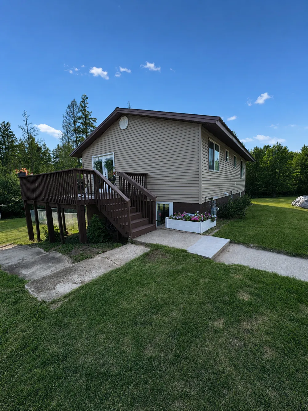 39859 County Road 63 Cohasset, MN 55721
