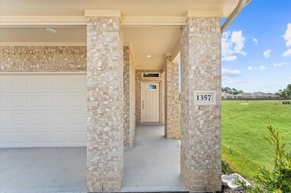 1369 Mixander Way La Porte, TX 77571