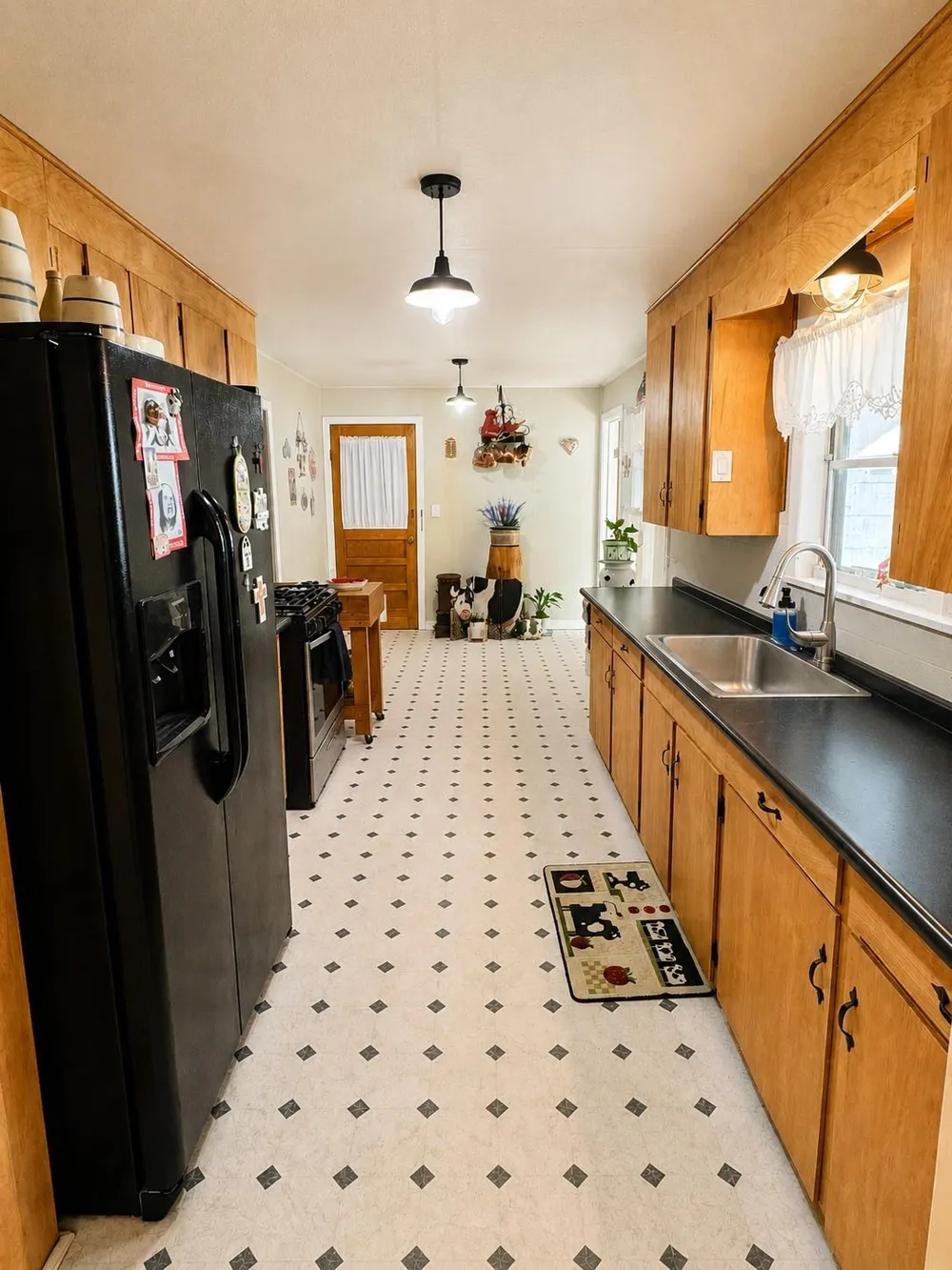 208 W Center Street Eagle Lake, TX 77434