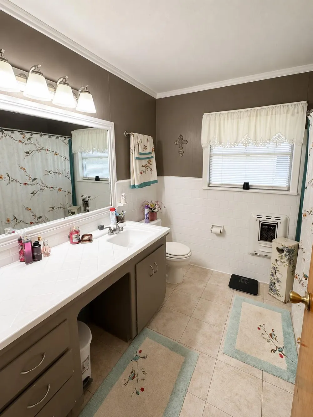 208 W Center Street Eagle Lake, TX 77434