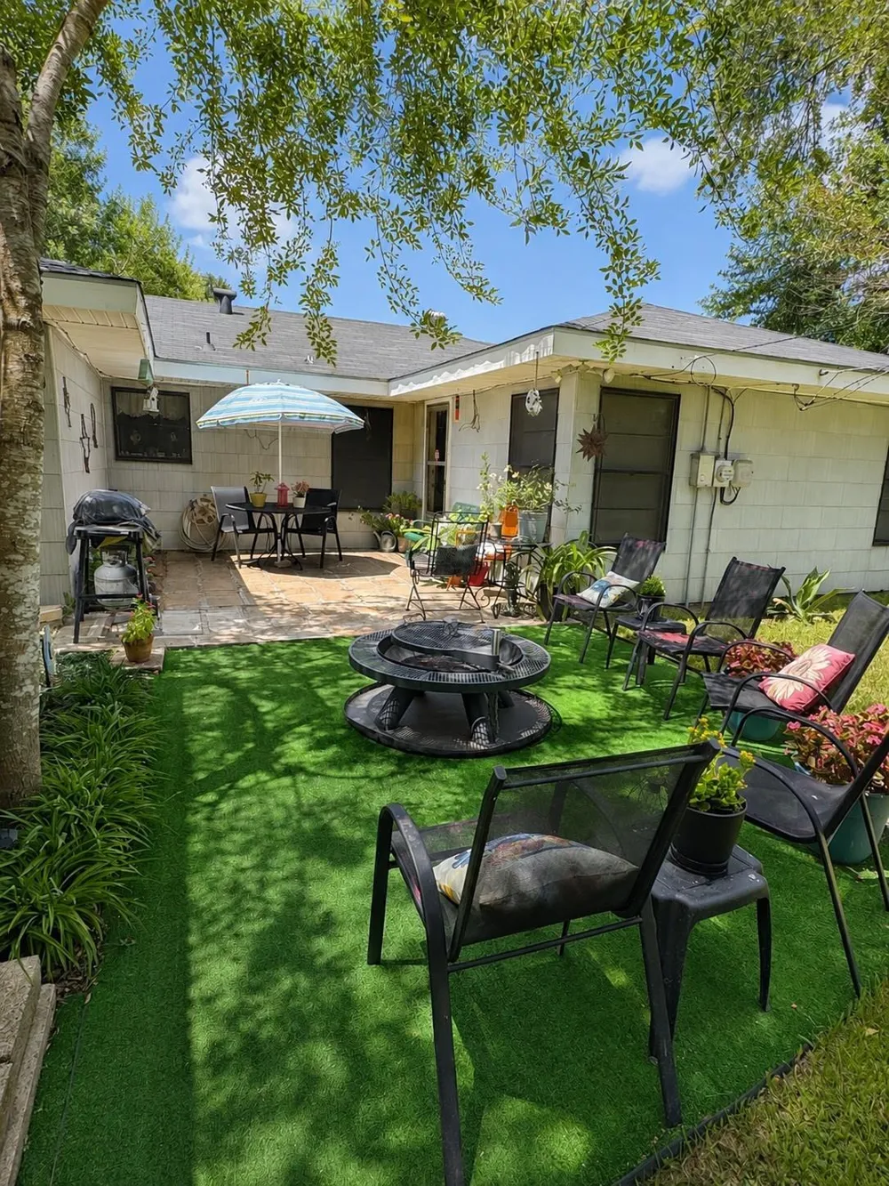 208 W Center Street Eagle Lake, TX 77434