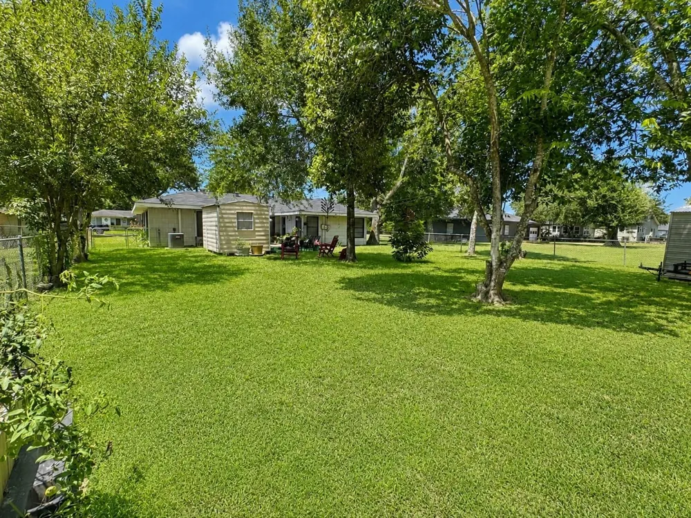 208 W Center Street Eagle Lake, TX 77434