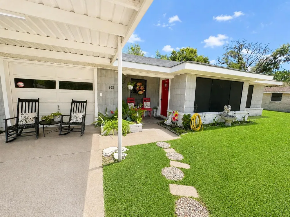 208 W Center Street Eagle Lake, TX 77434