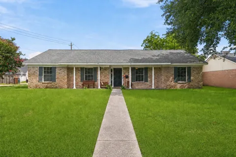 9546 Meadowvale Drive