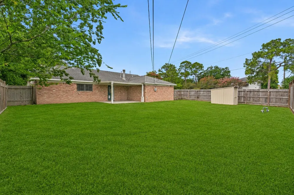 9546 Meadowvale Drive Houston, TX 77063
