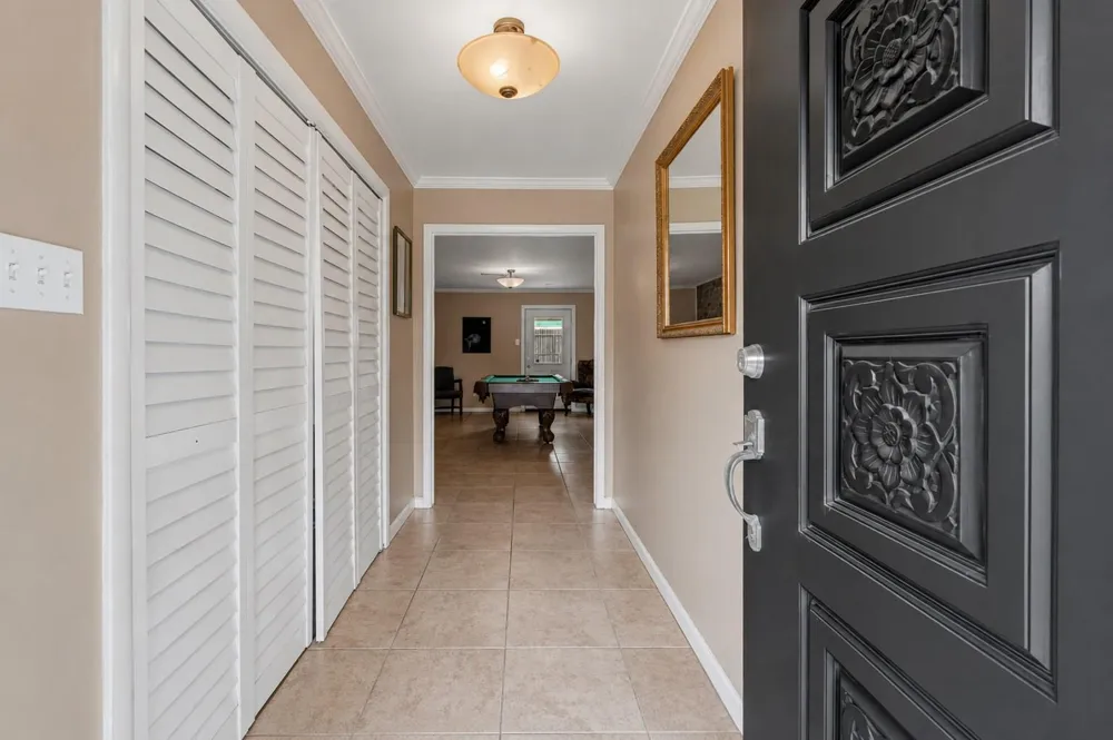 9546 Meadowvale Drive Houston, TX 77063