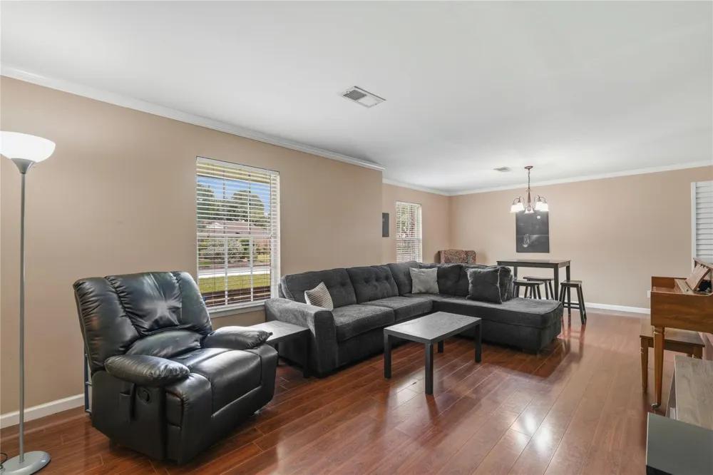 9546 Meadowvale Drive Houston, TX 77063