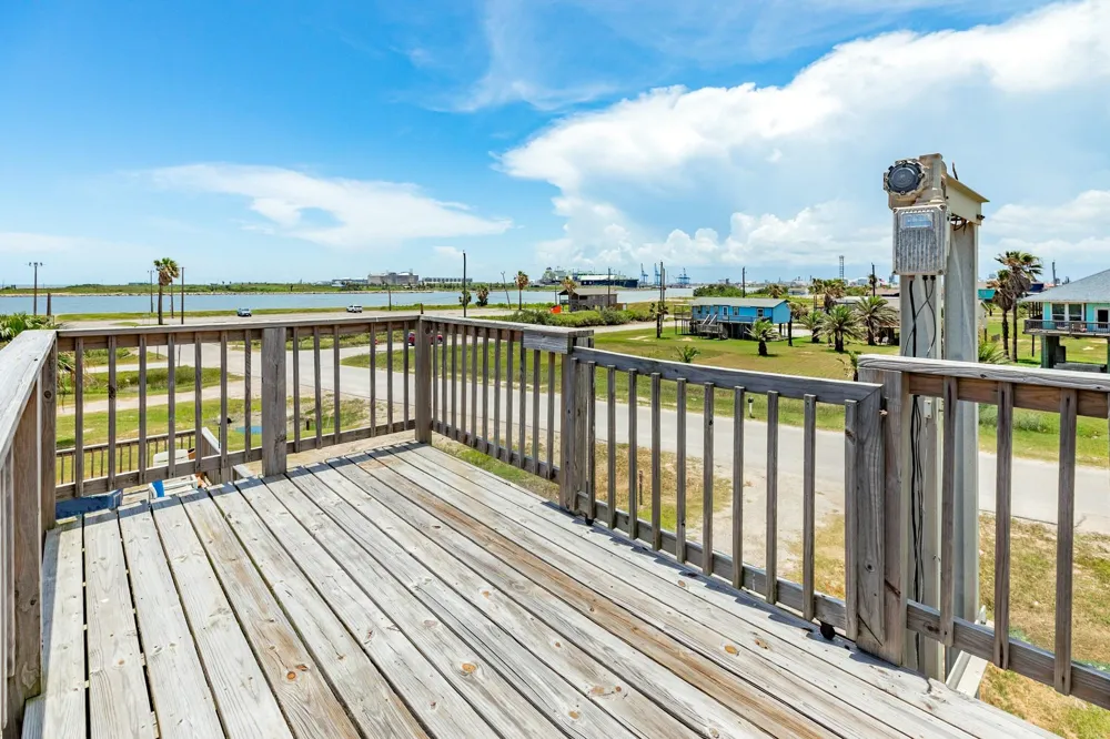 1311 Seashell Drive Surfside Beach, TX 77541