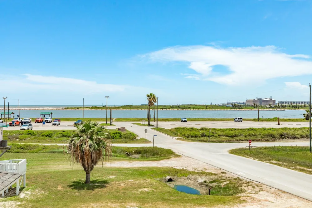 1311 Seashell Drive Surfside Beach, TX 77541
