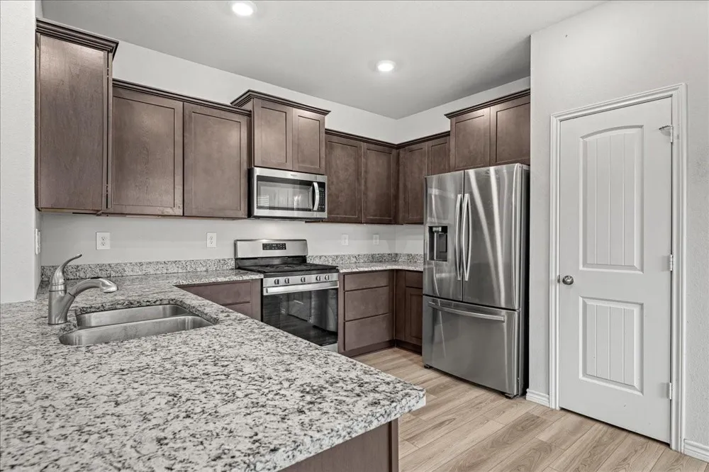 1605 Navarro Drive Brenham, TX 77833