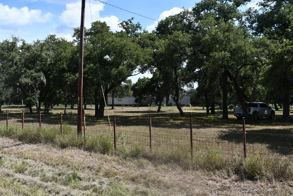 14600 Fm 530 Hallettsville, TX 77964
