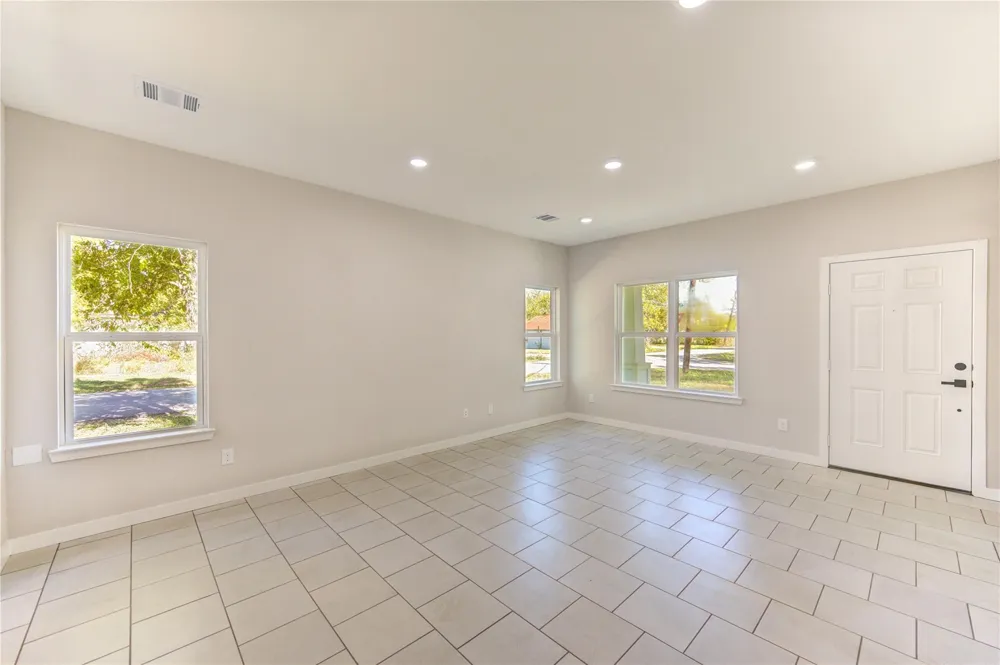 1309 Smith Street Navasota, TX 77868