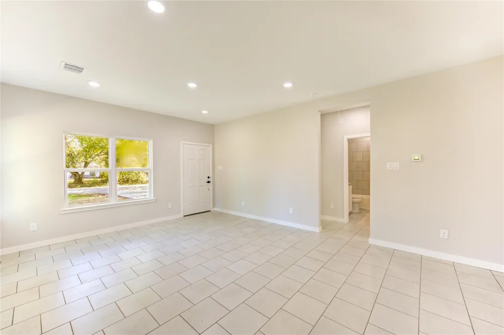 1309 Smith Street Navasota, TX 77868