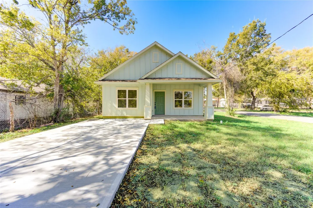 1309 Smith Street Navasota, TX 77868
