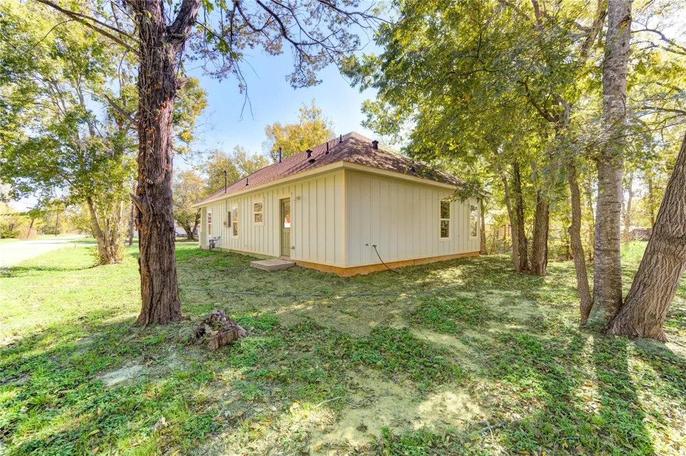 1309 Smith Street Navasota, TX 77868