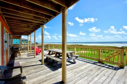2446 Bluewater Highway