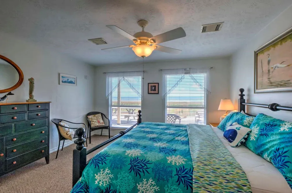 2446 Bluewater Highway Surfside Beach, TX 77541