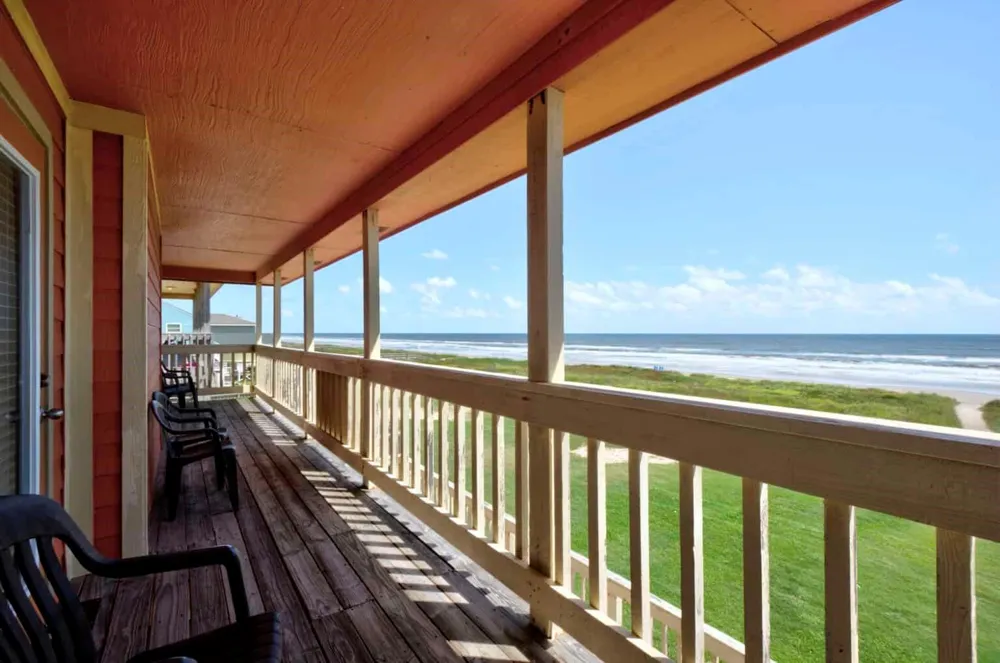 2446 Bluewater Highway Surfside Beach, TX 77541