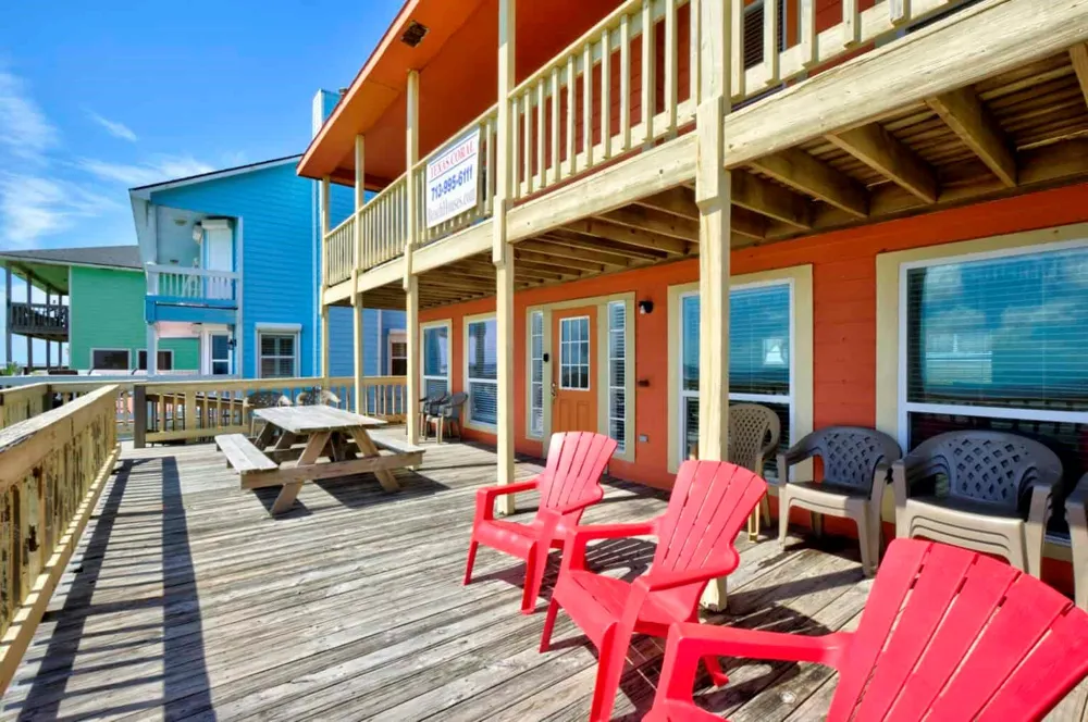 2446 Bluewater Highway Surfside Beach, TX 77541