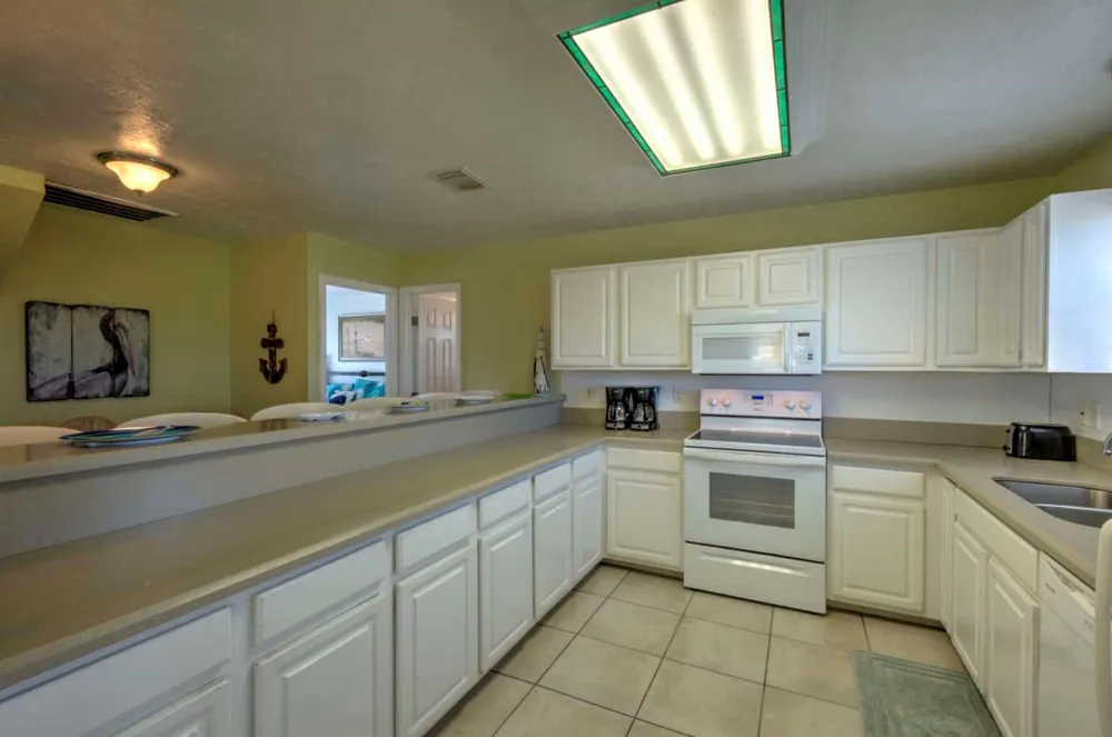 2446 Bluewater Highway Surfside Beach, TX 77541