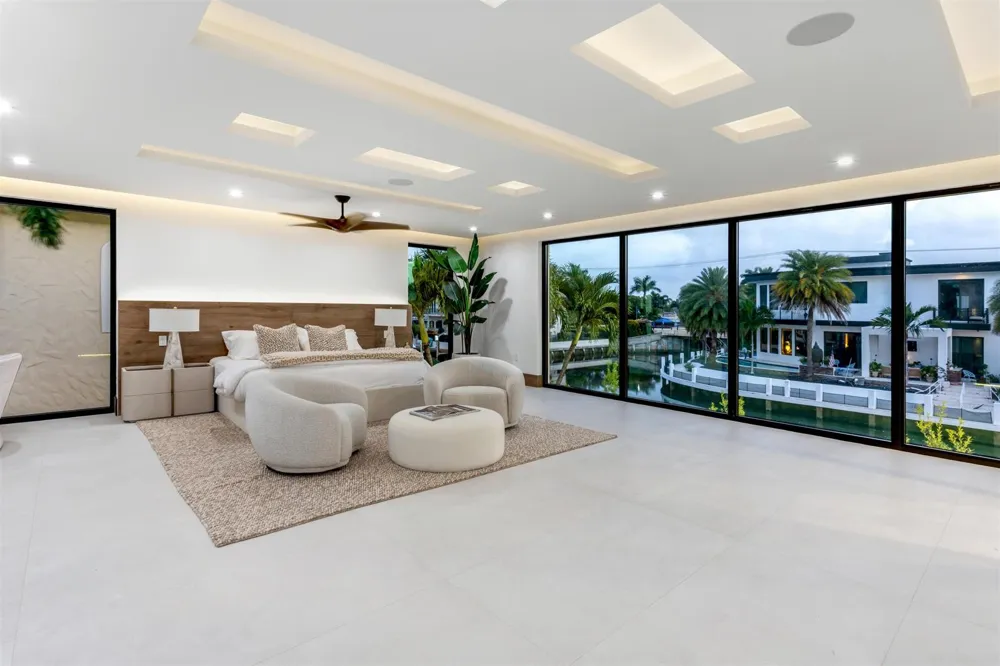 2441 NE 48th Court Lighthouse Point, FL 33064