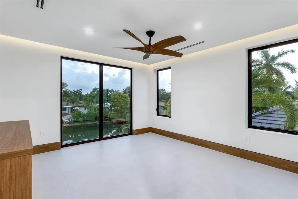 2441 NE 48th Court Lighthouse Point, FL 33064