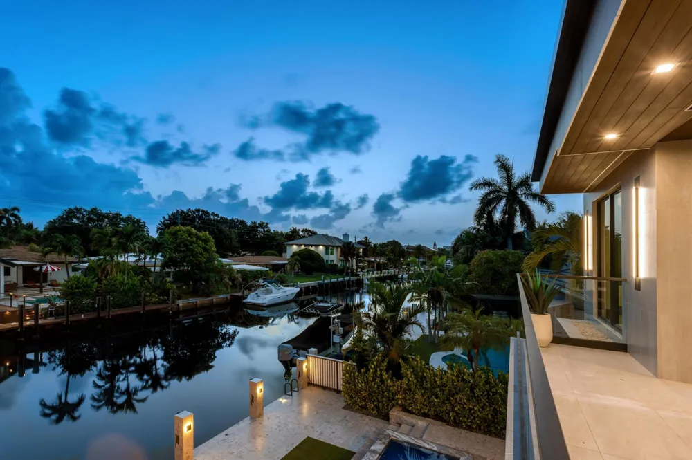 2441 NE 48th Court Lighthouse Point, FL 33064