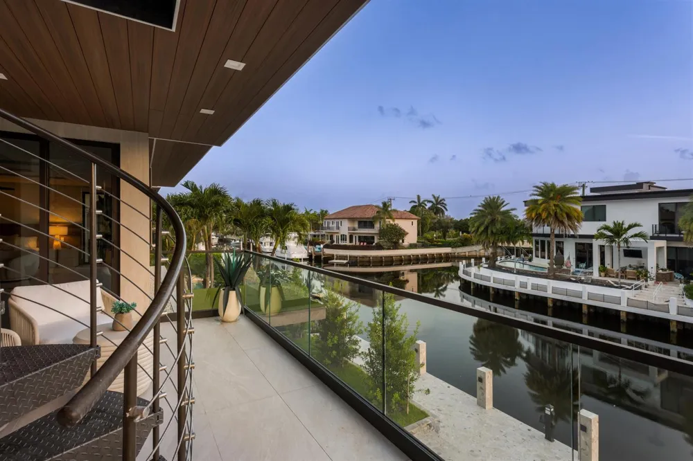 2441 NE 48th Court Lighthouse Point, FL 33064