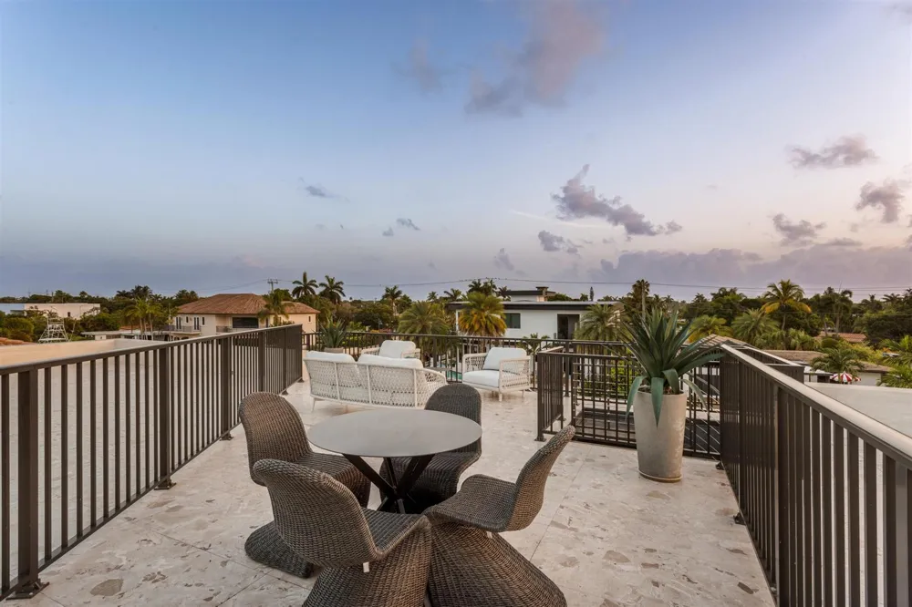 2441 NE 48th Court Lighthouse Point, FL 33064