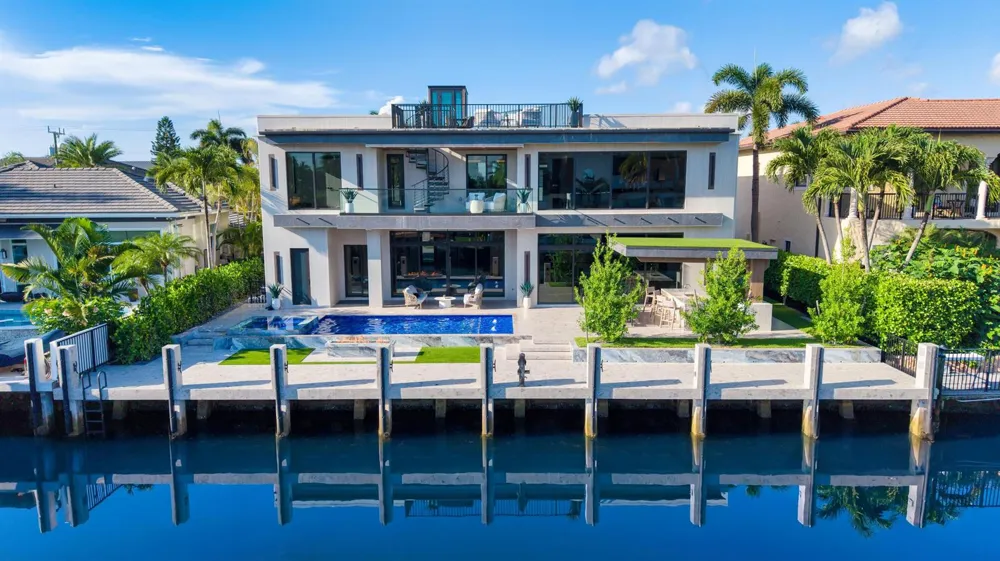 2441 NE 48th Court Lighthouse Point, FL 33064