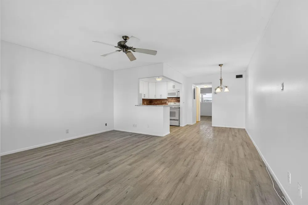 100 Shore Court #307 North Palm Beach, FL 33408