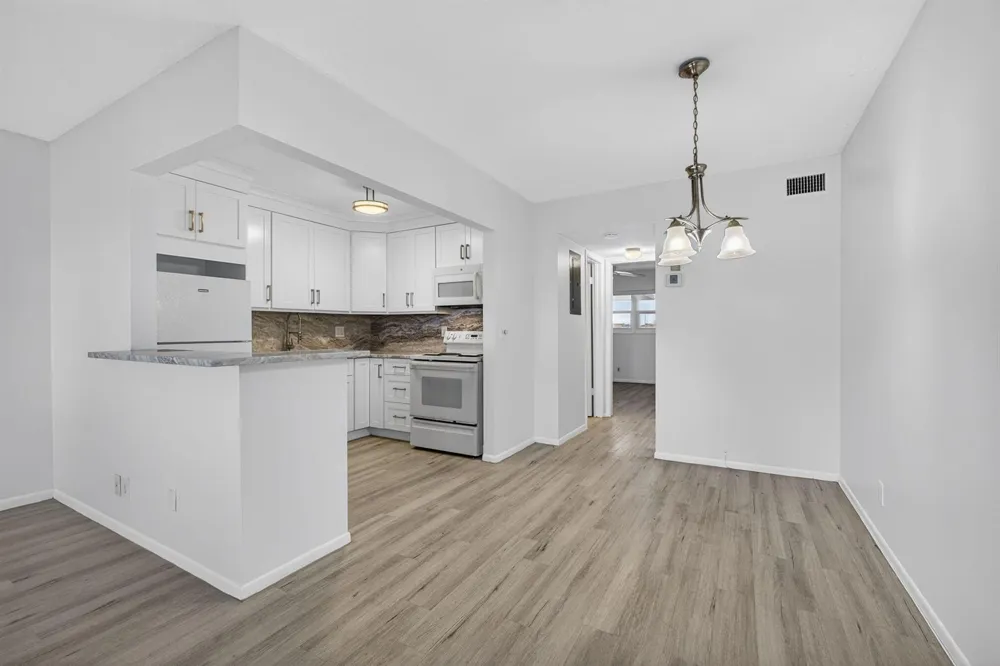 100 Shore Court #307 North Palm Beach, FL 33408