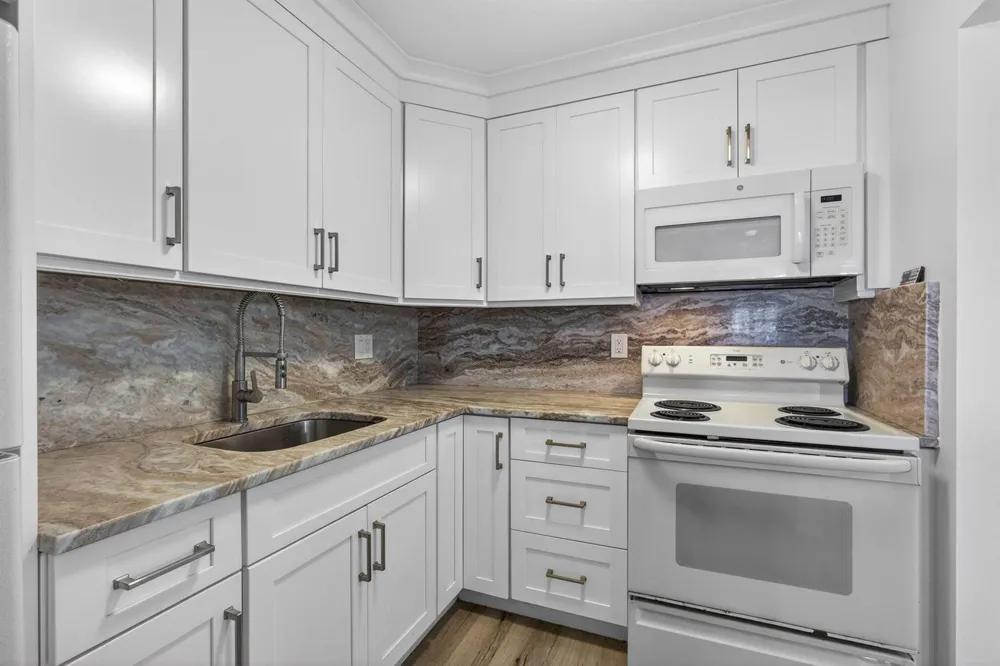 100 Shore Court #307 North Palm Beach, FL 33408