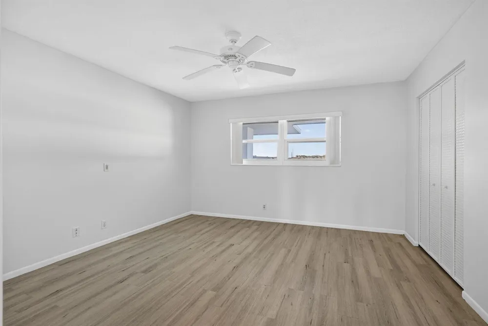 100 Shore Court #307 North Palm Beach, FL 33408