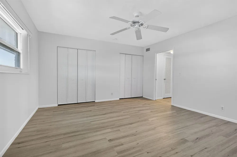 100 Shore Court #307 North Palm Beach, FL 33408