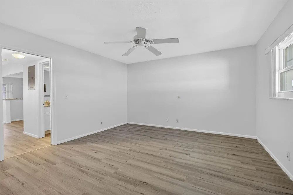 100 Shore Court #307 North Palm Beach, FL 33408