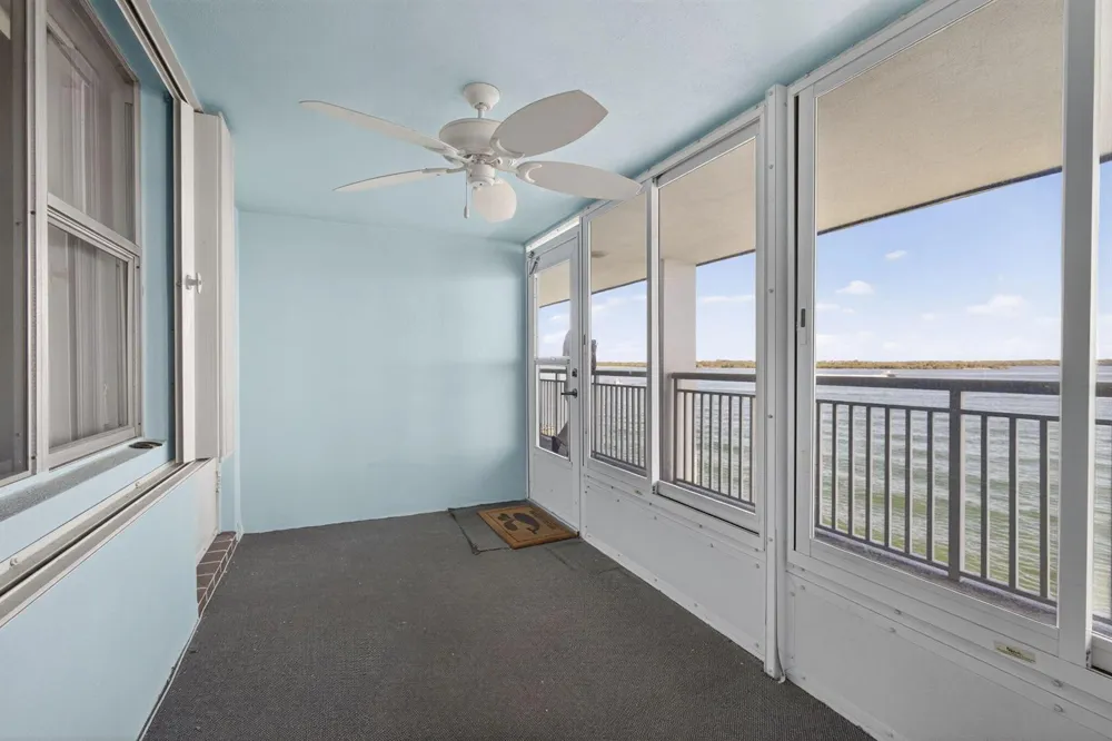 100 Shore Court #307 North Palm Beach, FL 33408
